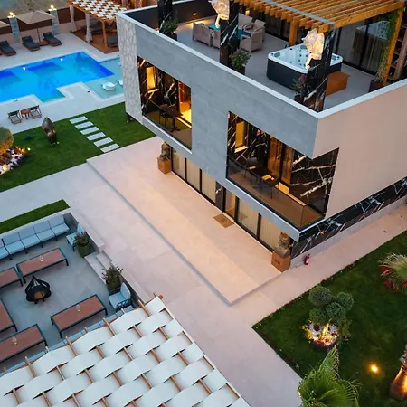 Hh Point Luxury Вилла