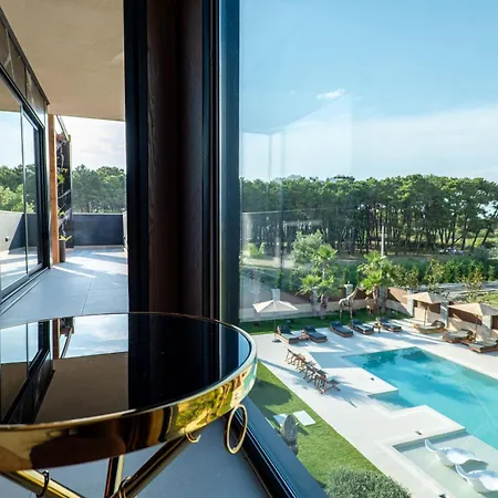 Hh Point Luxury