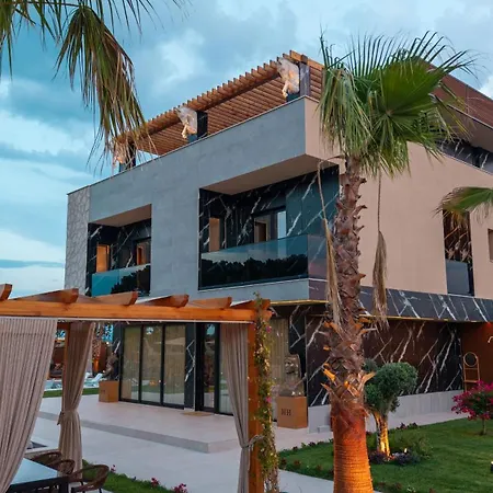Hh Point Luxury Villa Durrës