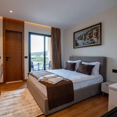 Hh Point Luxury * Дуррес