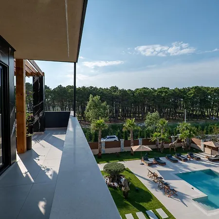 Hh Point Luxury Вилла *