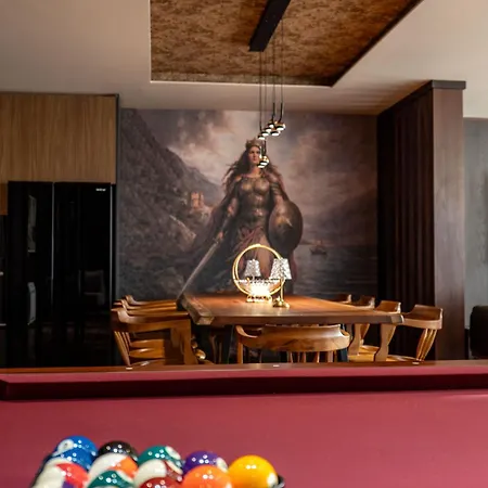 Hh Point Luxury